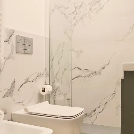 Tiny Attic, Corso Buenosaires, 6min To Duomo Milano
