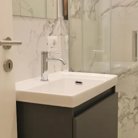 Tiny Attic, Corso Buenosaires, 6min To Duomo Aparthotel *