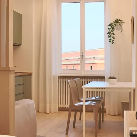 Tiny Attic, Corso Buenosaires, 6min To Duomo Aparthotel *