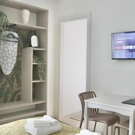 Tiny Attic, Corso Buenosaires, 6min To Duomo 3* 米兰