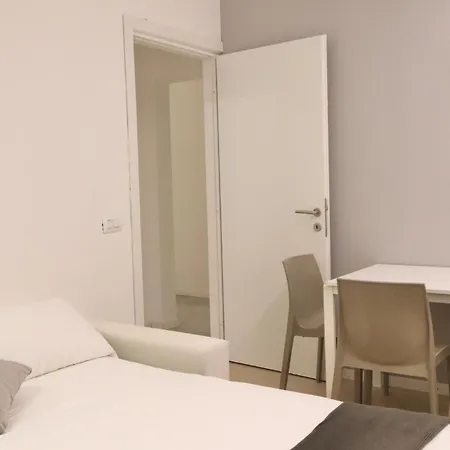 Tiny Attic, Corso Buenosaires, 6min To Duomo 公寓式酒店 米兰